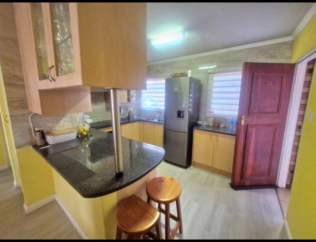 2 BEDROOM APARTMENT FOR SALE IN ANNLIN-WES